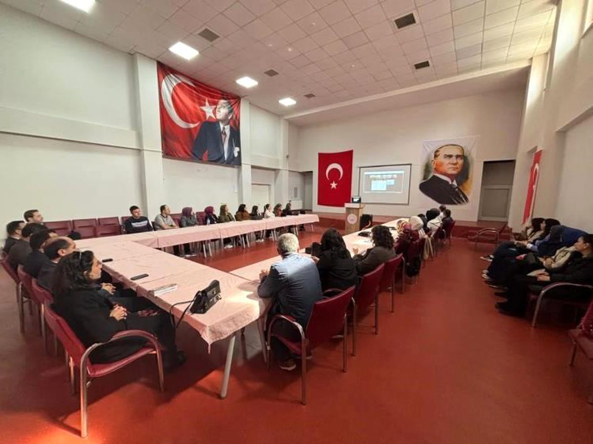 Bilecik'te Sosyal Risk Haritaları ve Aile Rehberi eğitimi gerçekleştirildi