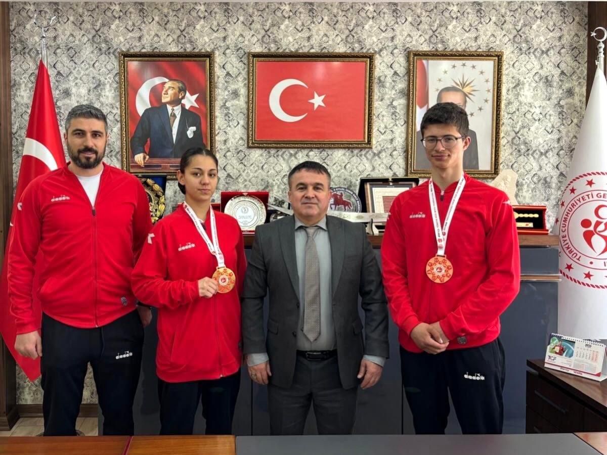 Bilecikli sporculardan kick boksta Türkiye derecesi