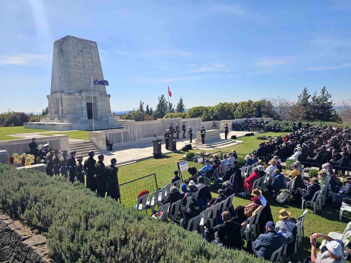 Çanakkale Kara Savaşları'nda hayatını kaybedenler 'Yalnız Çam'da anıldı