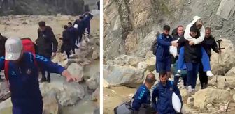 Göç ediyor gibi gözükseler de gerçek çok farklı! Görüntüdeki isimlerin kim olduğuna epey şaşıracaksınız