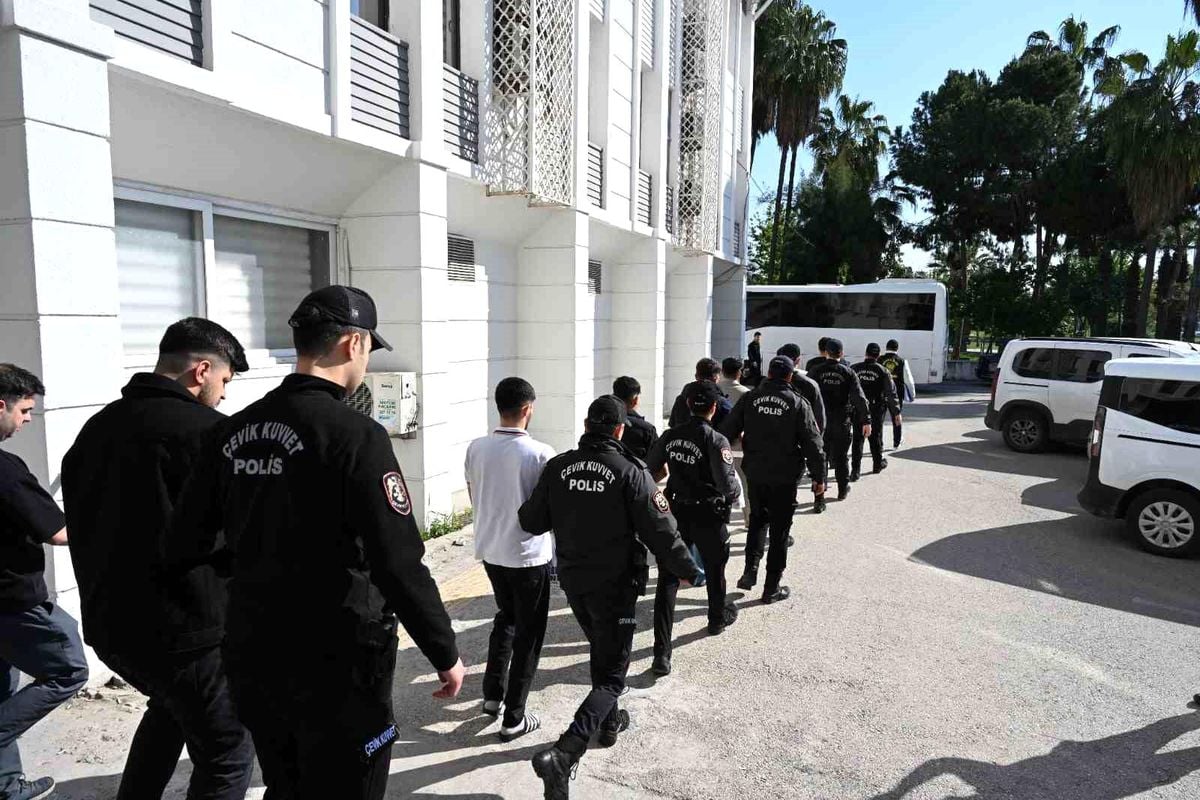 Mersin'de dolandırıcılık şebekesi çökertildi: 100 milyonluk para trafiği ortaya çıktı