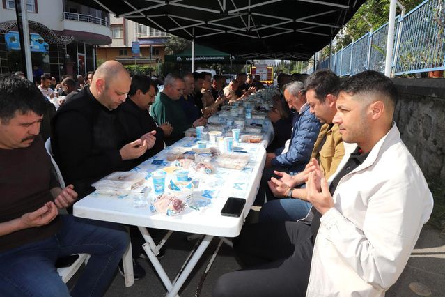 Mersin’de hayatını kaybeden itfaiyeci Çelikkaya yıl dönümünde anıldı
