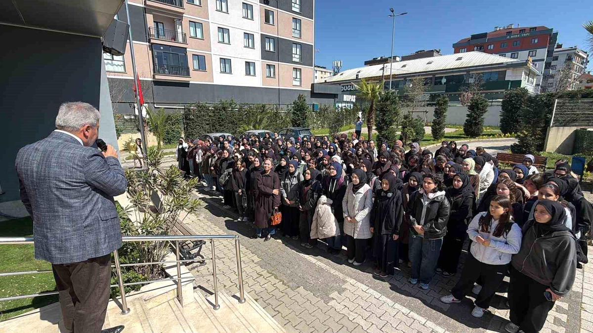 Sultanbeyli'de okullarda güvenlik ve psikolojik destek vurgusu: "Velilerimiz müsterih olsun, emniyetimizle...
