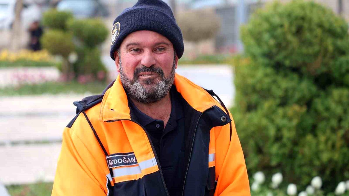 Temizlik işçisinden örnek davranış: 150 bin TL'lik altını sahibine ulaştırdı