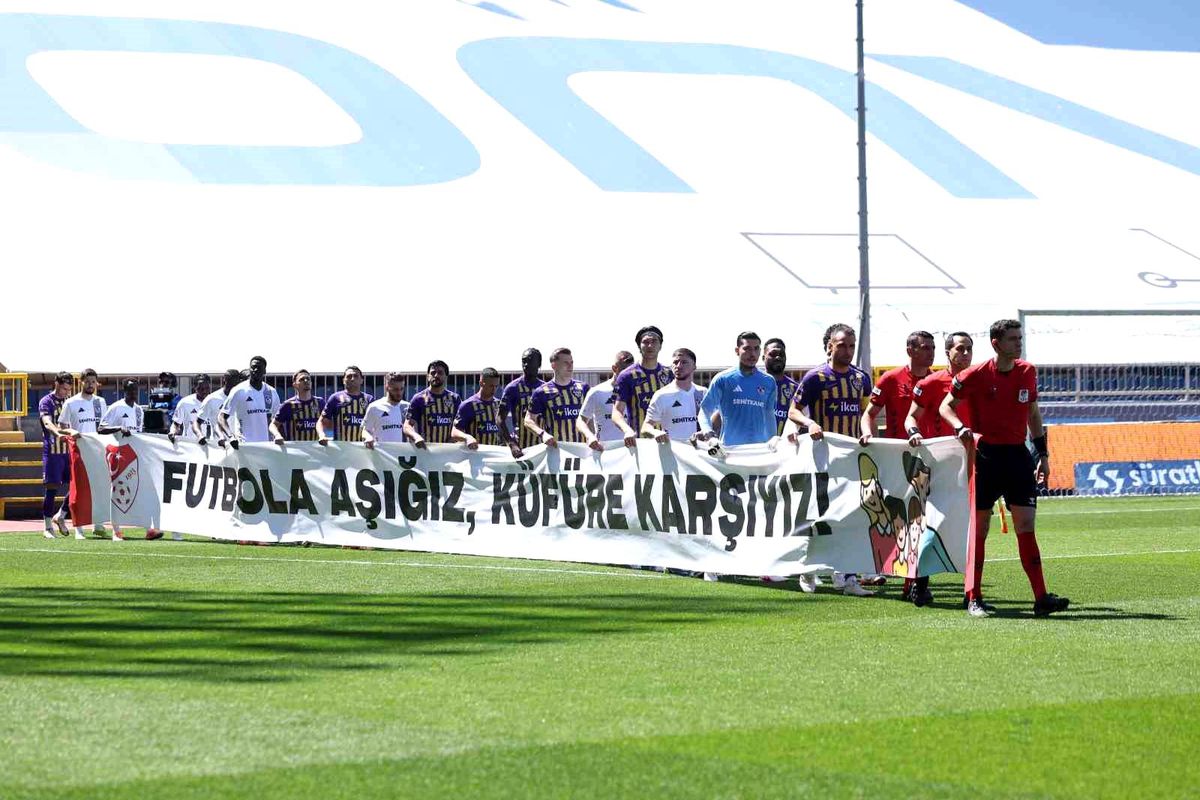 Trendyol Süper Lig: Eyüpspor: 0 Gaziantep FK: 0 (İlk yarı)