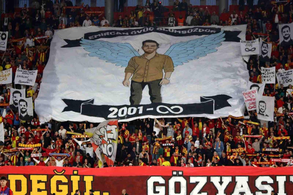 Trendyol Süper Lig: Göztepe: 2 Antalyaspor: 0 (İlk yarı)