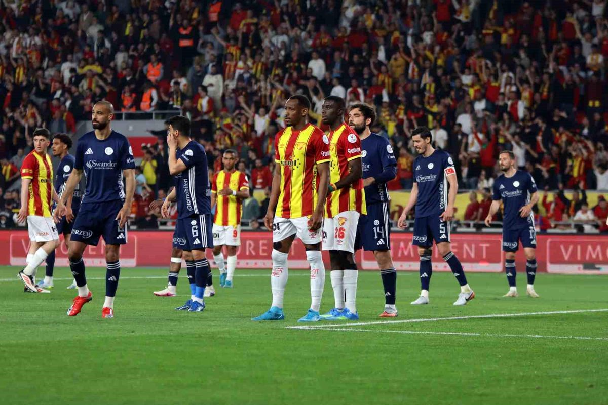 Göztepe sahasında Antalyaspor'u 2-0 yendi