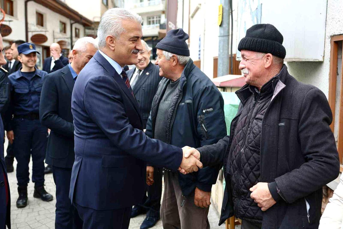 Vali Makas'tan Akçakoca esnafı ile hasbihal etti