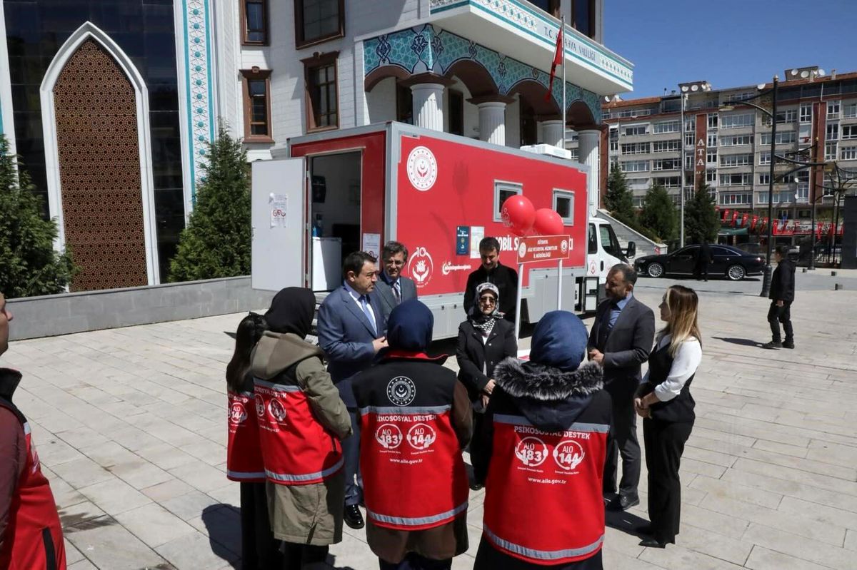 Vali Musa Işın'dan mobil sosyal hizmet aracına yakın takip