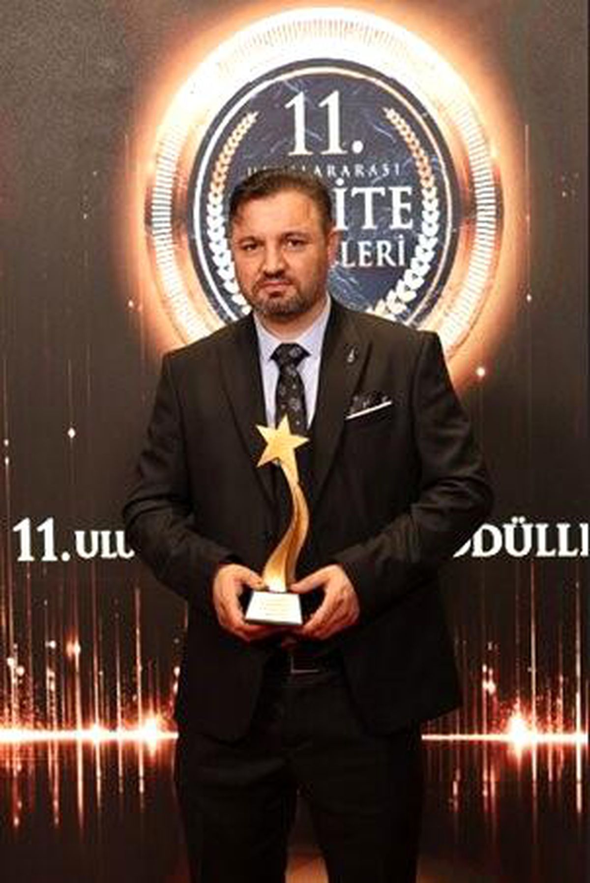 Zahra Elwin'e 'Yılın Başarılı Kadın Giyim Markası' ödülü