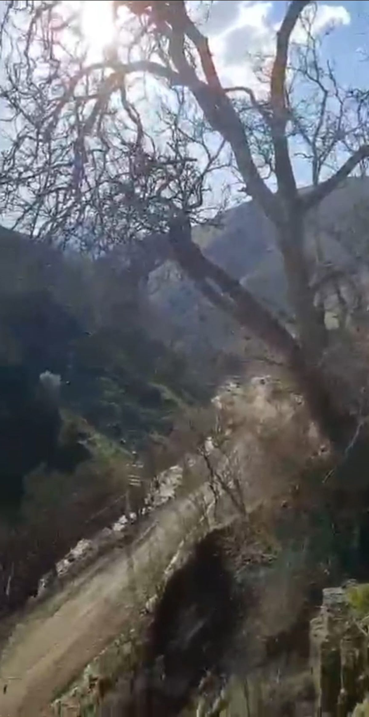 Van'da heyelan nedeniyle yol ulaşıma kapandı