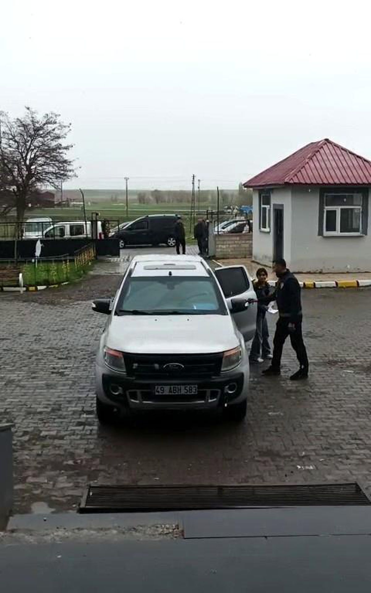 Bulanık'ta kimliğini unutan öğrenciye polis desteği