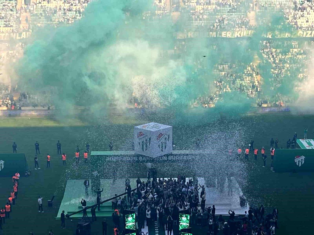 Bursa'da tarihi akşam, timsah geri döndü