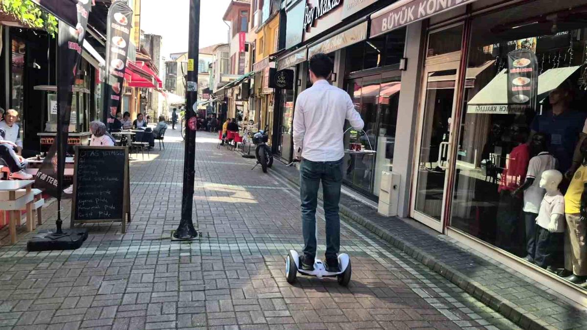 Çay dağıtımına yetişemeyince 'cincır' ile servise başladı