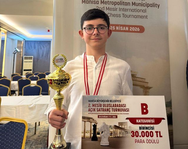 Çeşme Belediyesporlu Ali Arda Eracar’dan, Satranç Turnuvası’nda şampiyonluk