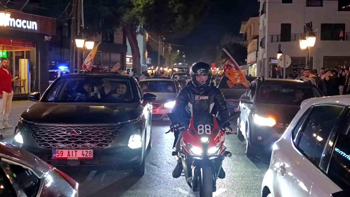 Dev derbide Galatasaray galip geldi, Tekirdağ'da taraftarlar sokaklara döküldü