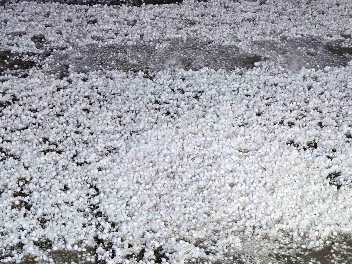 Elazığ'da dolu etkili oldu