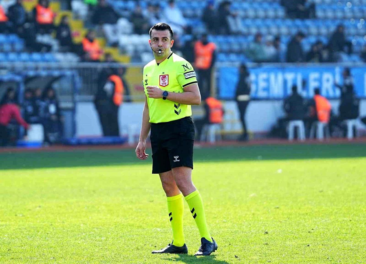 Galatasaray Fenerbahçe derbisinin VAR'ı Ömer Faruk Turtay oldu