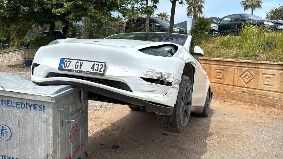 Gazipaşa'da trafik kazası: 3 yaralı