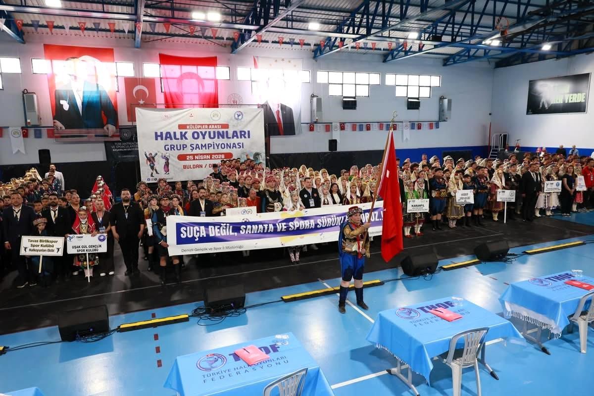 Halk Oyunları Şampiyonası Buldan'da renkli görüntülere sahne oldu