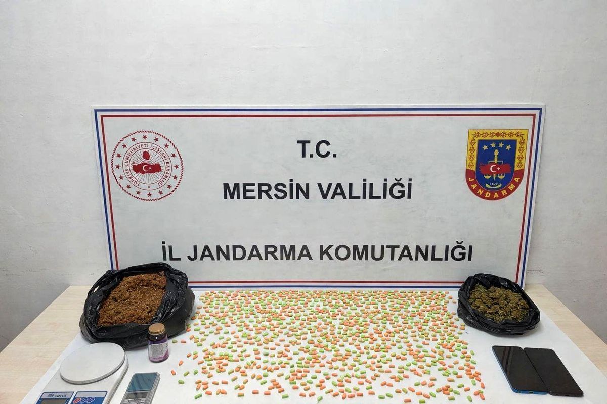 Mersin'de uyuşturucu taciri 2 şüpheli yakalandı
