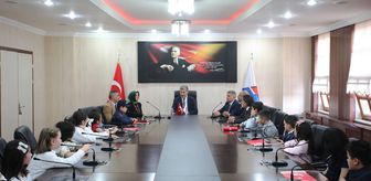 Rektör Gülçin makamını çocuklara devretti