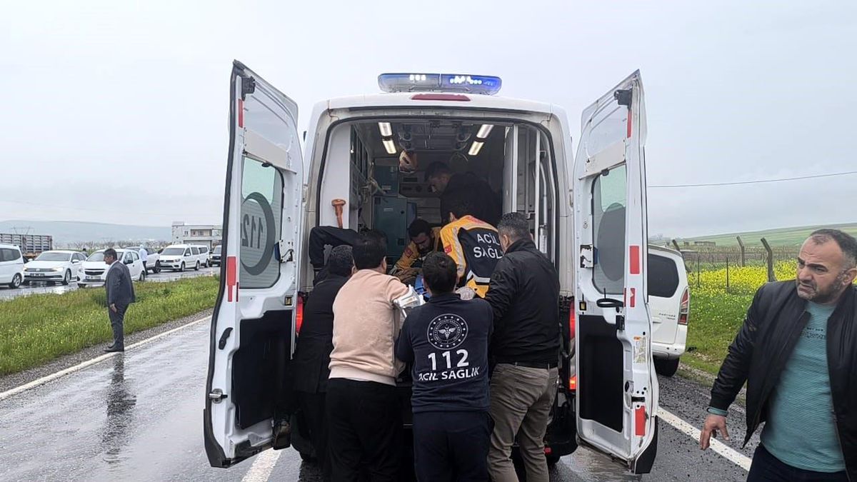 Siirt'te otomobil ile kamyonet çarpıştı: 2 ölü, 3 ağır yaralı