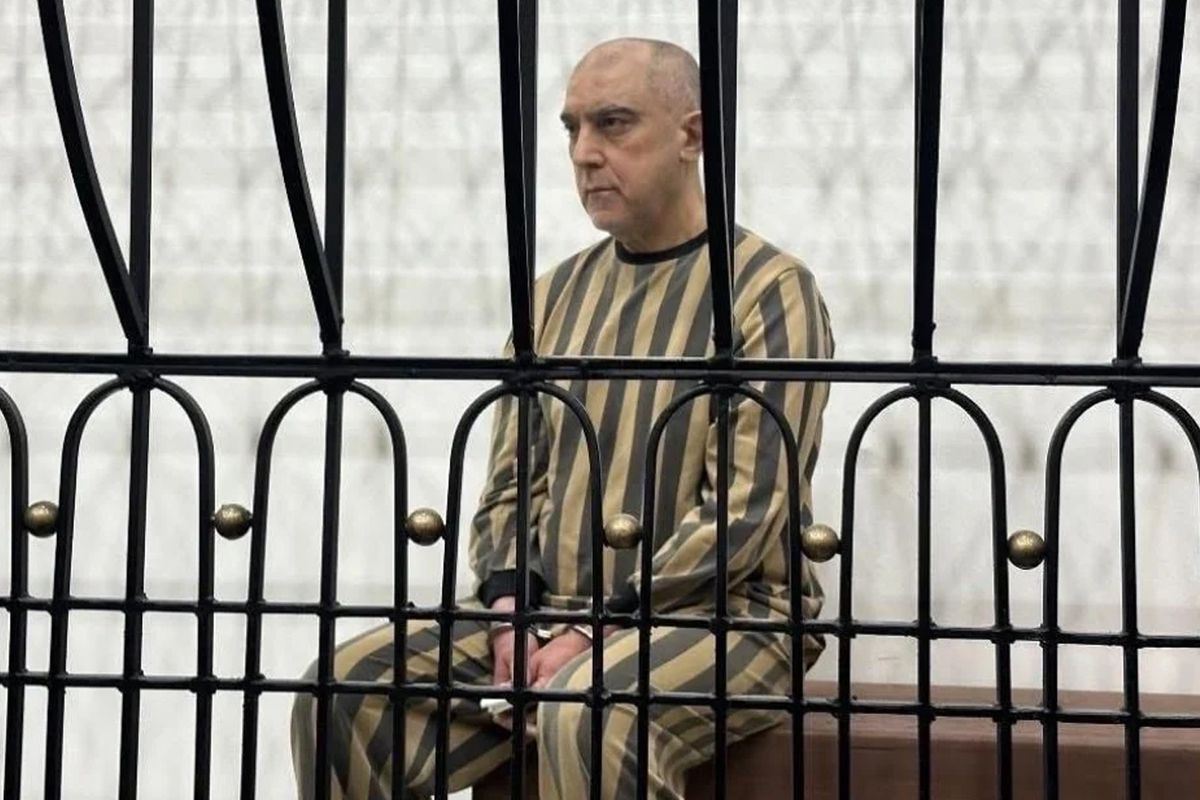 Suriye'de 2011 iç savaşının kilit isimlerinden Atıf Necip hakim karşısına çıktı