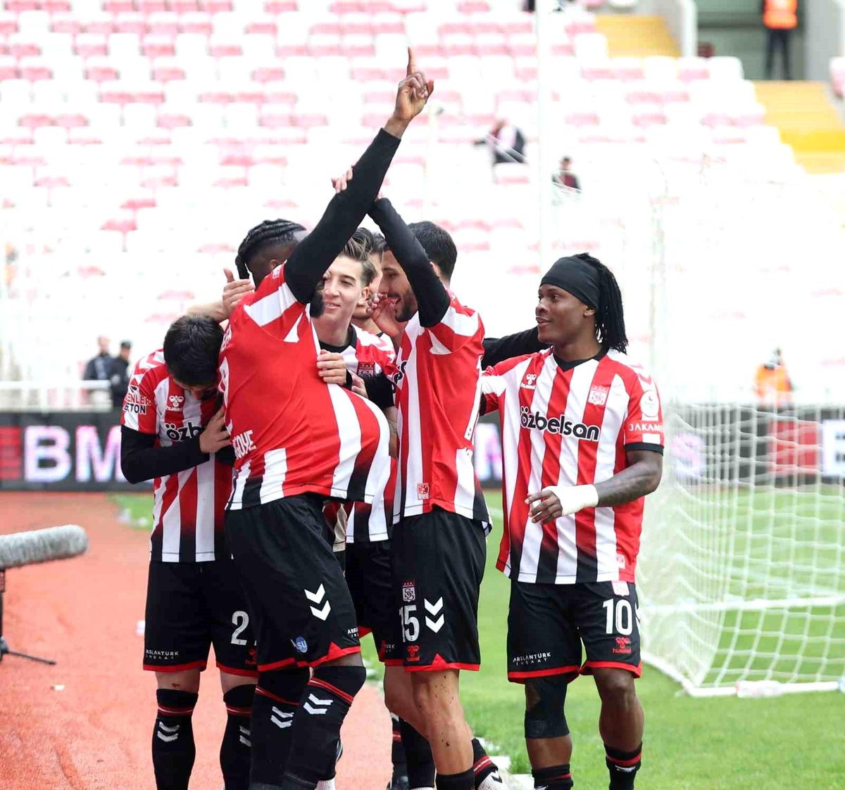 Trendyol 1. Lig: Özbelsan Sivasspor: 2 Iğdır FK: 1