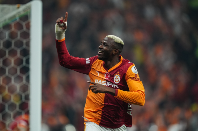 victor osimhenden fenerbahce t 19783332 8723 3 m