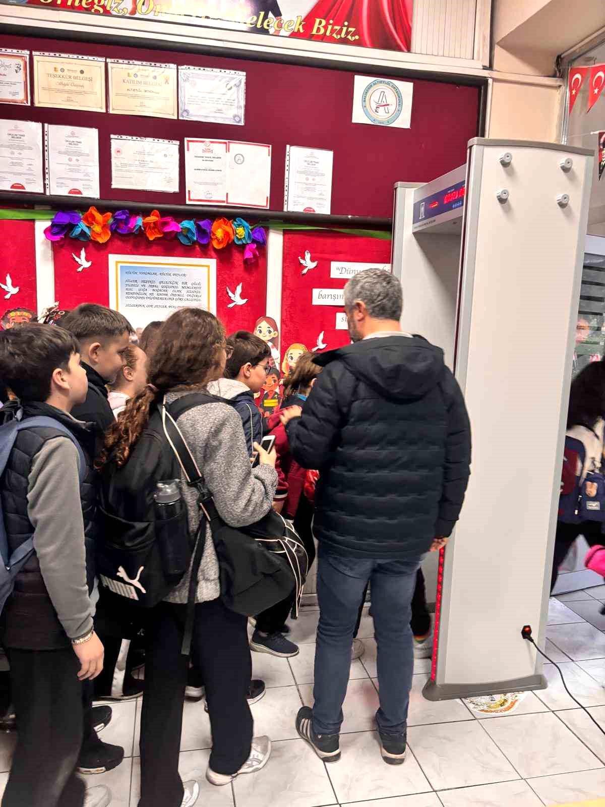 Altıeylül Ortaokulu artık daha güvenli