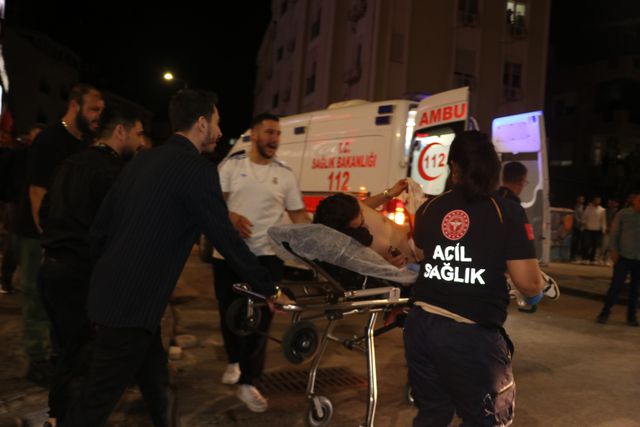 antalya da derbi zaferi kutlamasinda galatasa 4 19783366 o