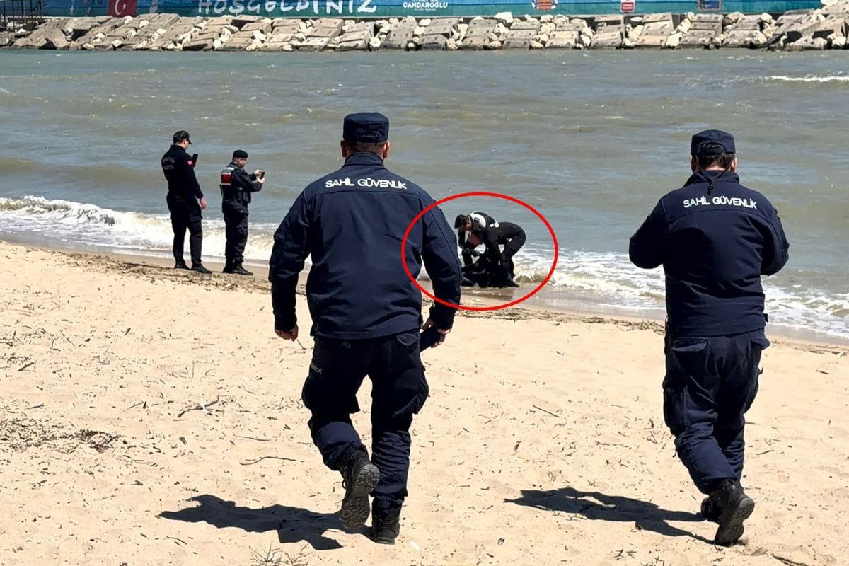 Arnavutköy'de sahilde erkek cesedi bulundu