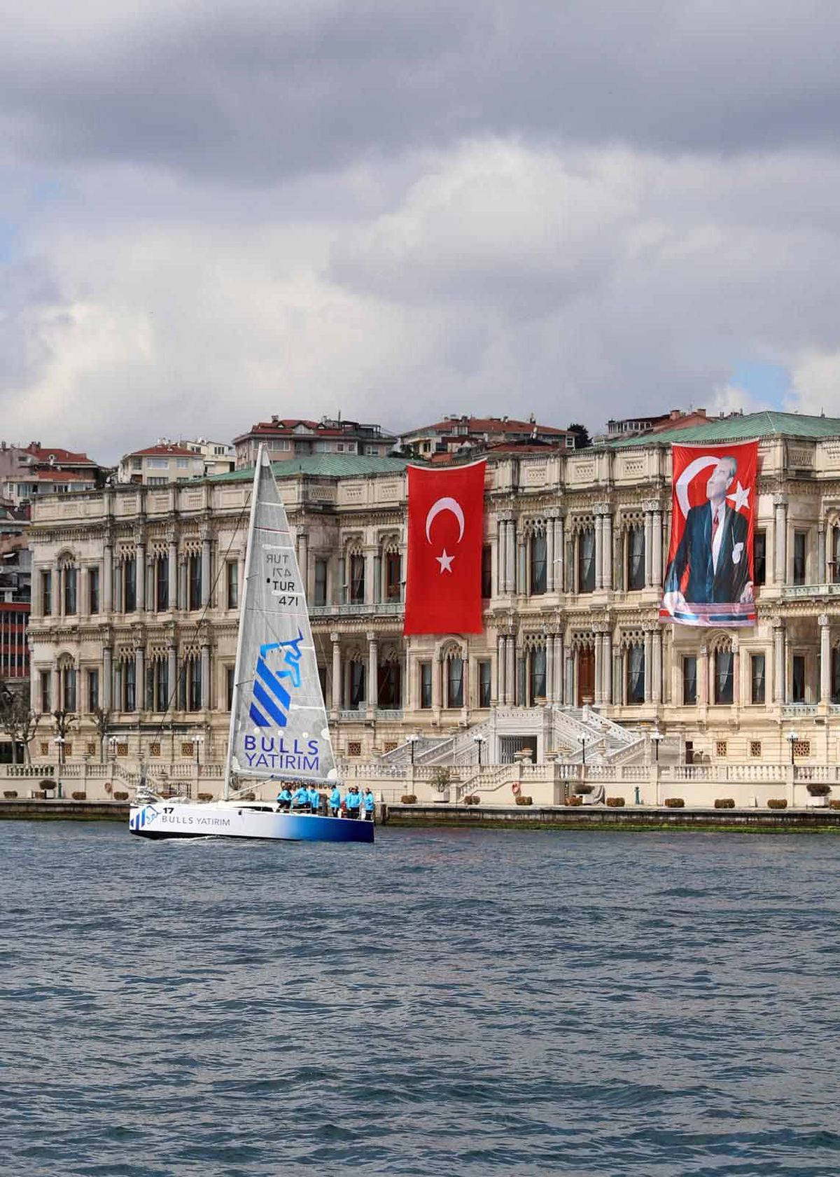 Bulls Yatırım Yelkenli Takımı, Cumhurbaşkanlığı 7'nci Uluslararası Yat Yarışları'nda 4 kupa kazandı