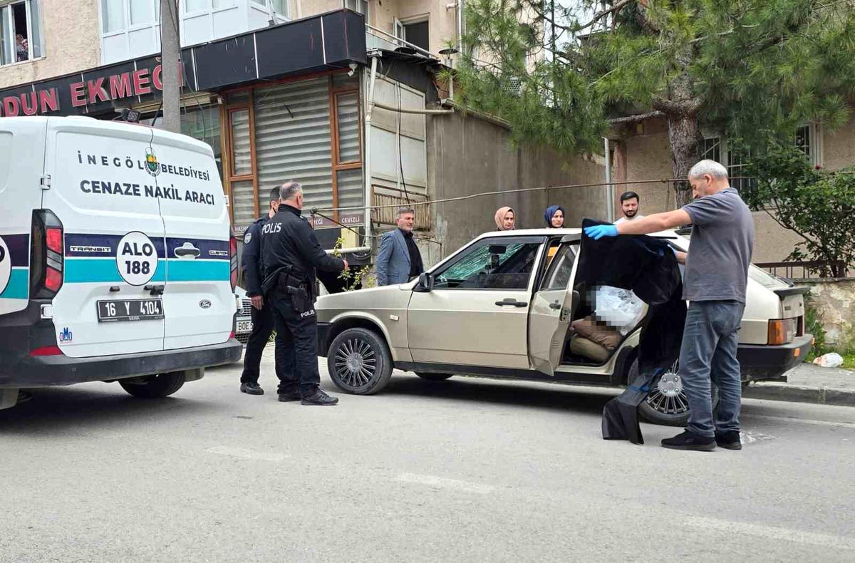 Bursa'da genç otomobilin içinde ölü bulundu