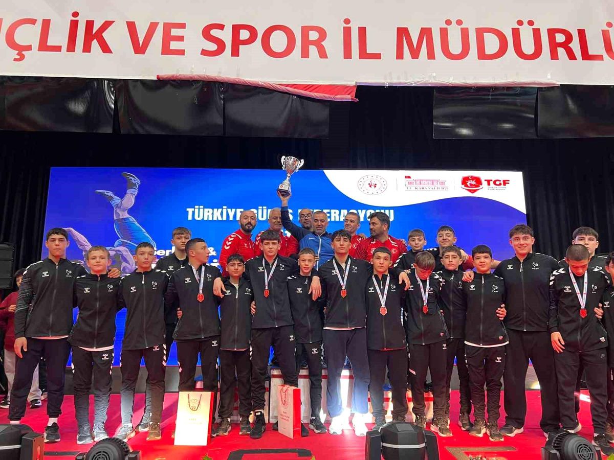 Denizlili güreşçiler Türkiye şampiyonu
