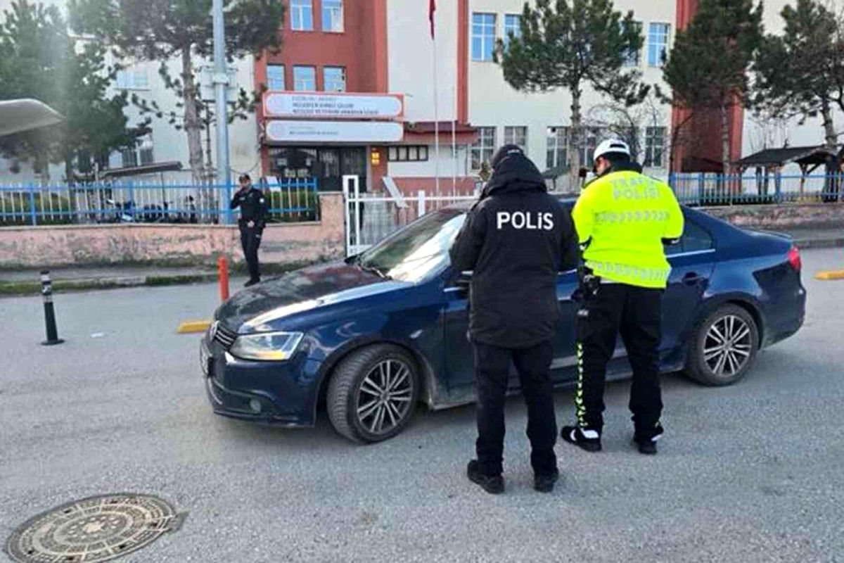 Erzincan'da okul çevrelerinde güvenlik seferberliği