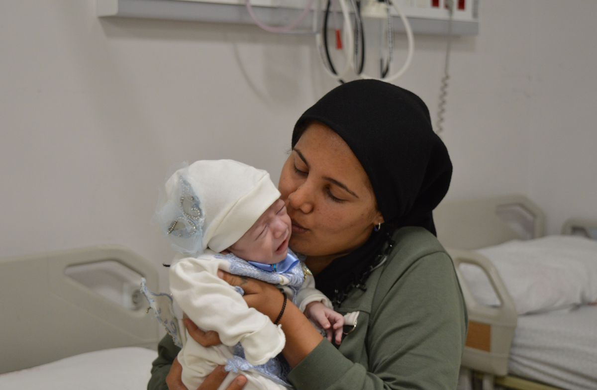 İç organları göğüs kafesinde doğan Reyyan bebek, ameliyatla sağlığına kavuştu