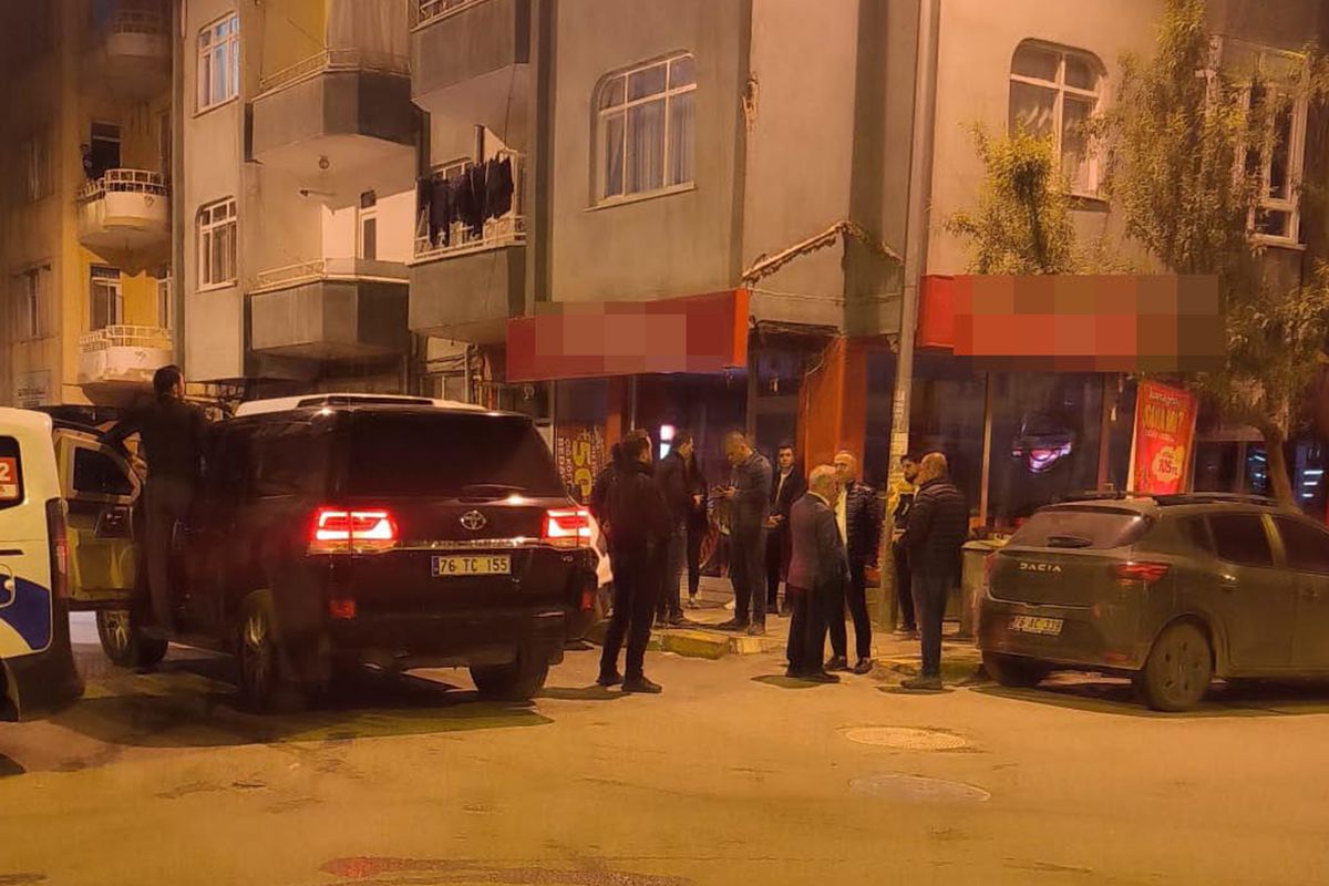 Dehşet evi! 2 kişi silahla vurulmuş şekilde ölü bulundu