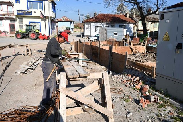İnönü’de inşaat ve çevre düzenleme çalışmaları