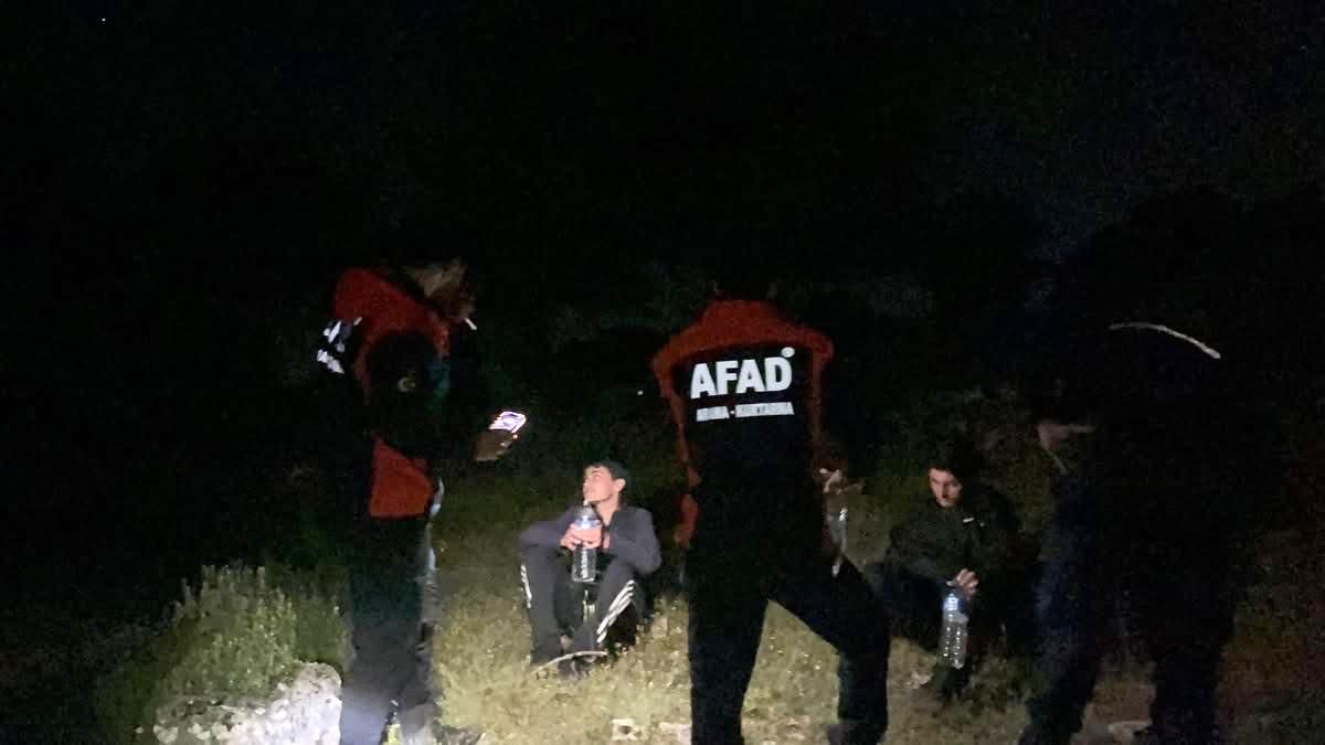 İzmir'de dağlık alanda mahsur kalan çocuklar kurtarıldı