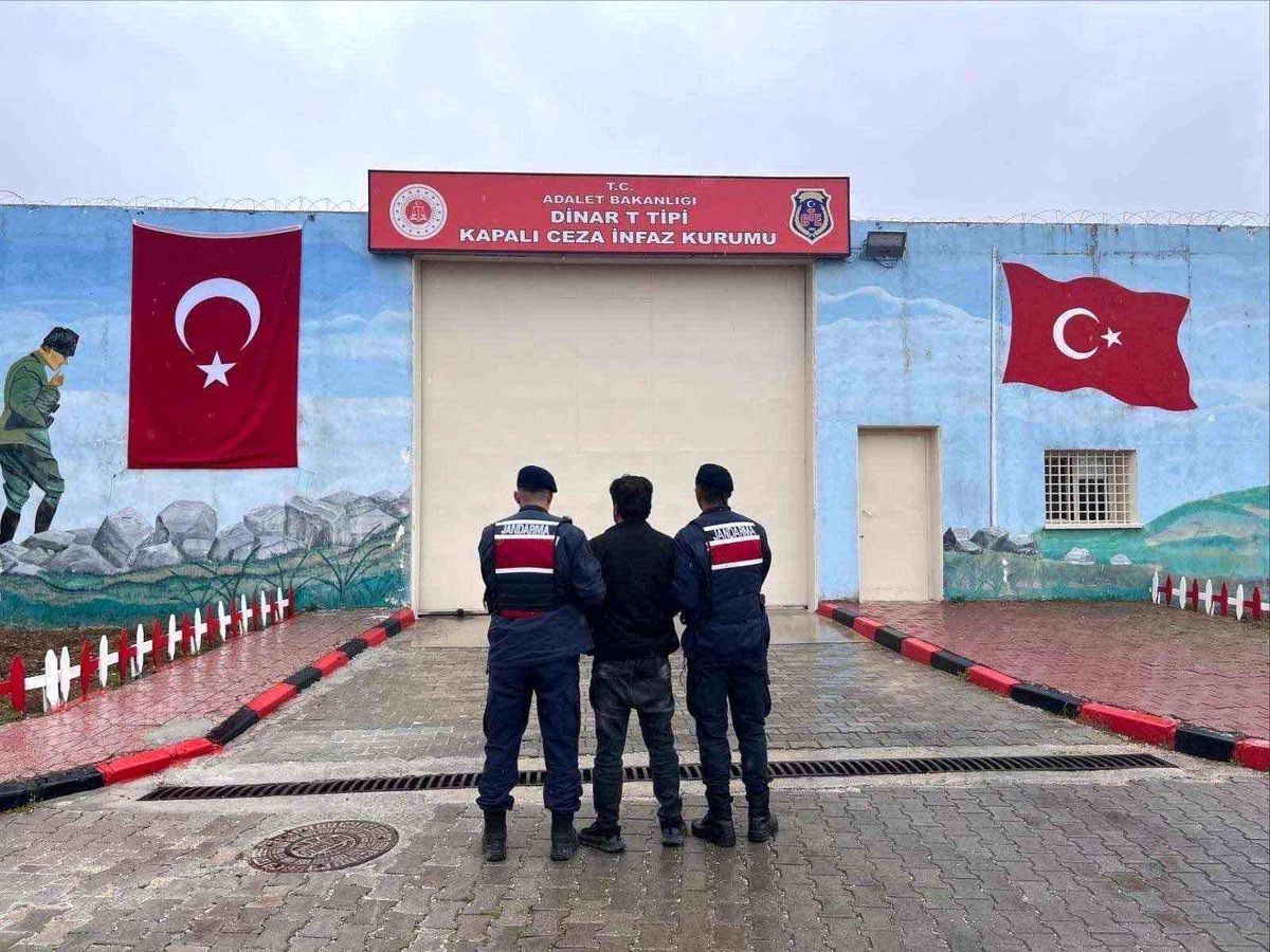 Jandarma farklı suçlardan aranan 34 kişiyi yakaladı