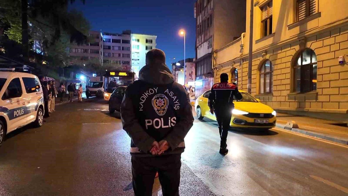 Kadıköy'de helikopter destekli asayiş denetimi