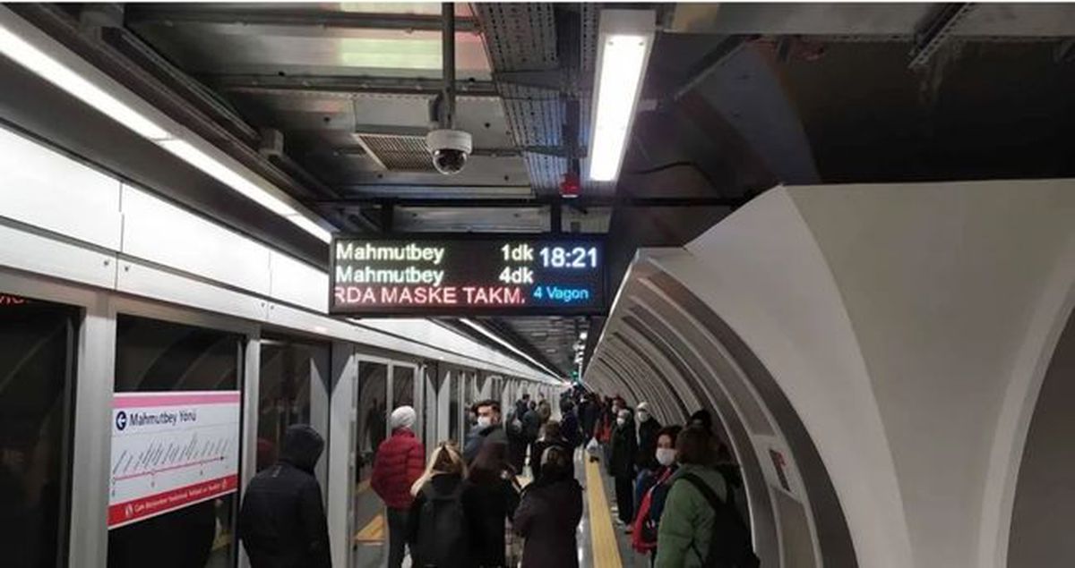 M7 Metro arıza SON DAKİKA! M7 Yıldız-Mahmutbey Metrosu’nda seferler neden durdu?