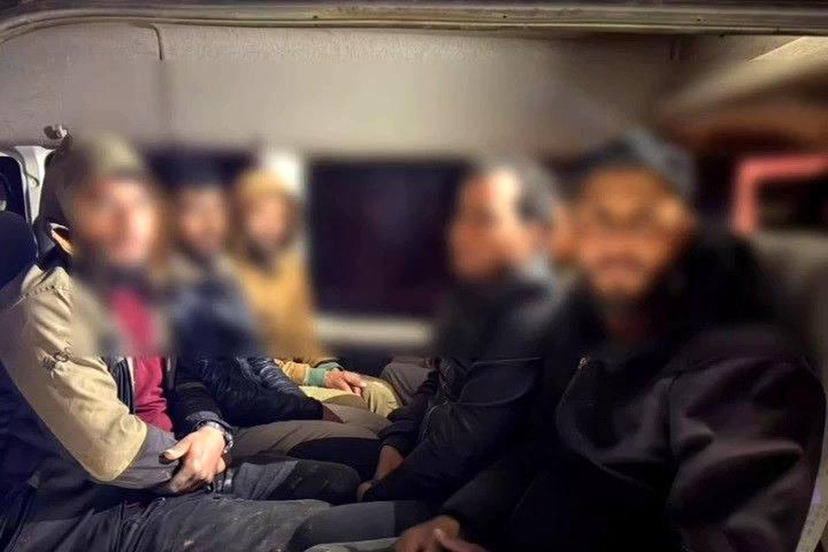 Minibüsle 14 göçmeni kaçıran organizatöre 124 bin TL trafik cezası