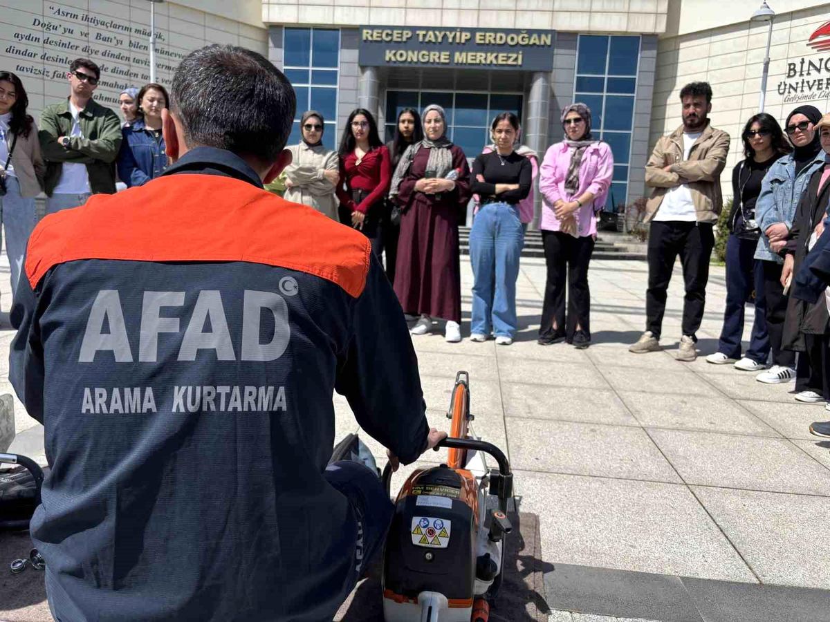 Öğrenciler AFAD gönüllülük eğitimi ile bilinçleniyor