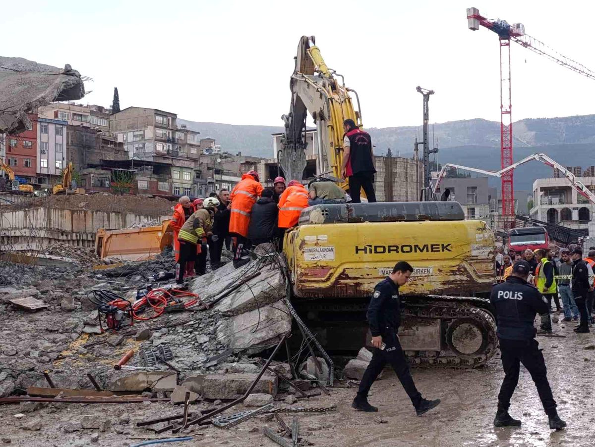 Operatör enkaz altında kaldı: 1 yaralı