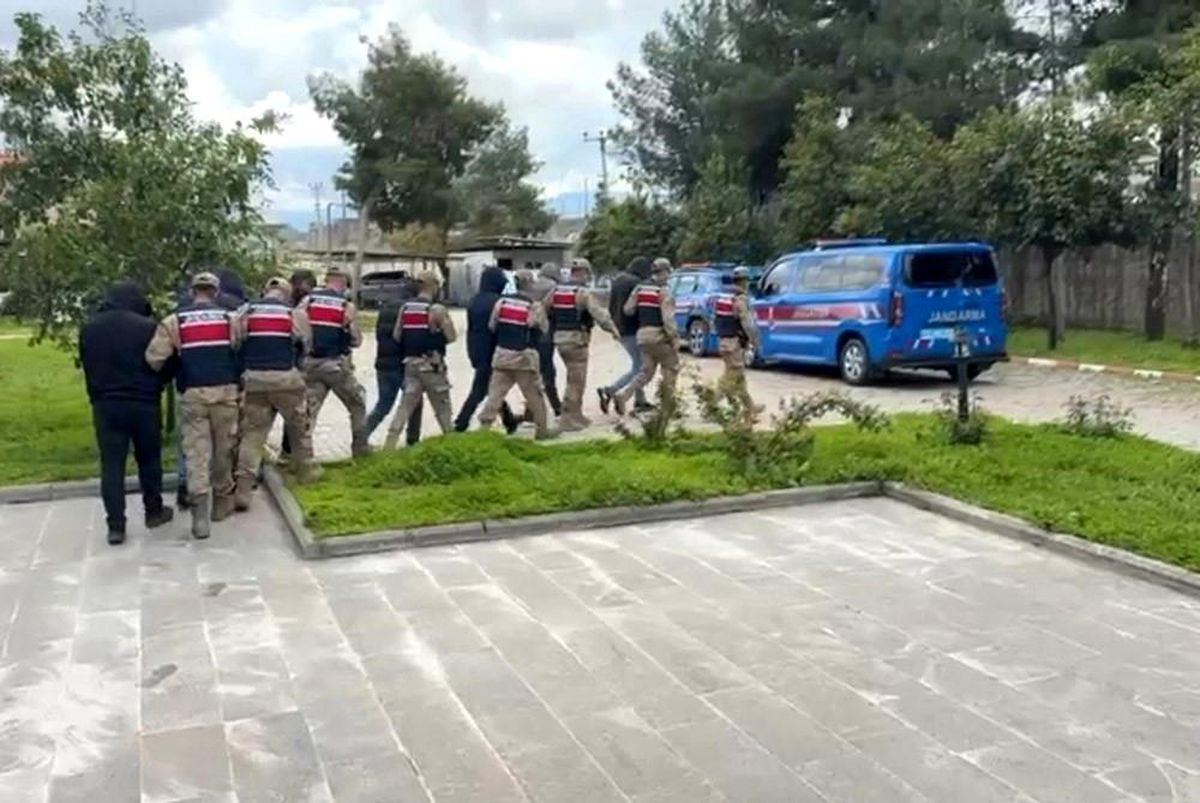 Şırnak'ta JASAT'tan kaçış yok: 42 aranan şahıs yakalandı, 16'sı tutuklandı