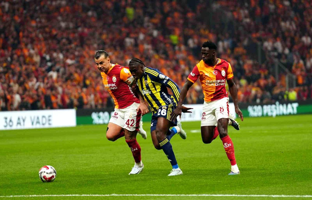 Galatasaray derbide Fener'i 3-0 devirdi, puan farkı 7
