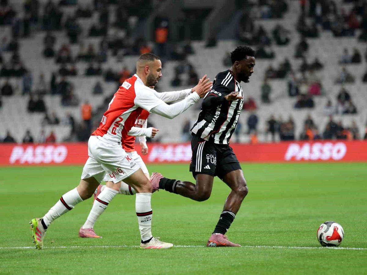 Trendyol Süper Lig: Beşiktaş: 0 Fatih Karagümrük: 0 (İlk yarı)